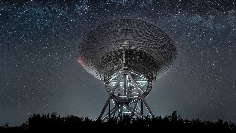 GettyImages-595463638-radio-telescope-promo