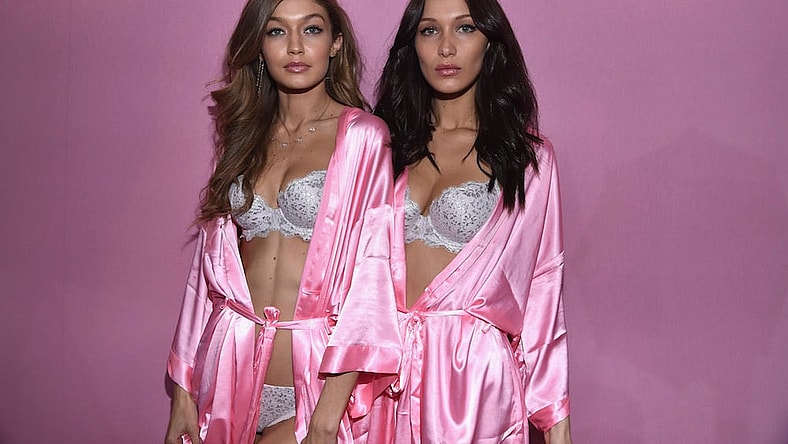 gigi-bella-hadid-naked
