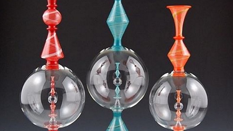 glass-bongs-kiva-main.jpg