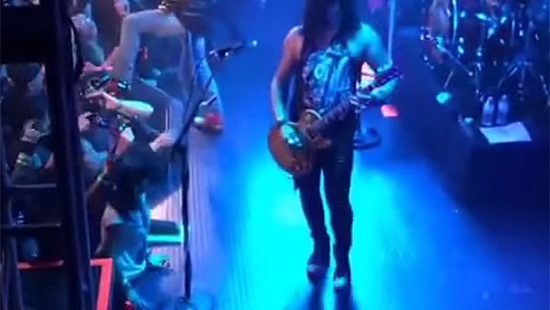 GUNS N ROSES ROCK AND ROLL FUCK YEAH