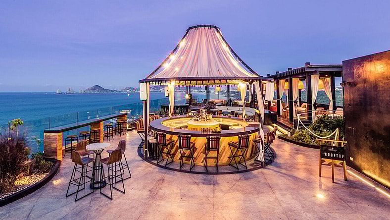 Holiday Hotel Bars Promo