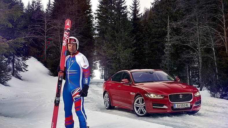 JAGUAR_XE_GRAHAM BELL_01.jpg