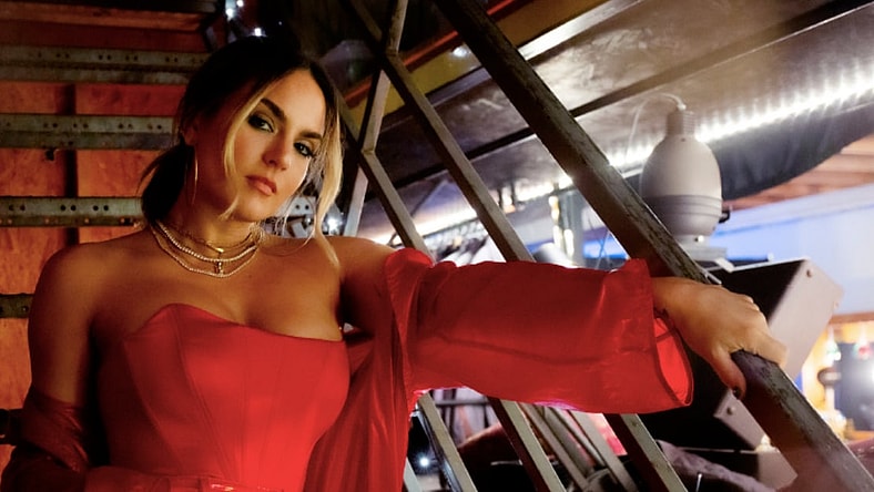 jojo-main-photo-promo