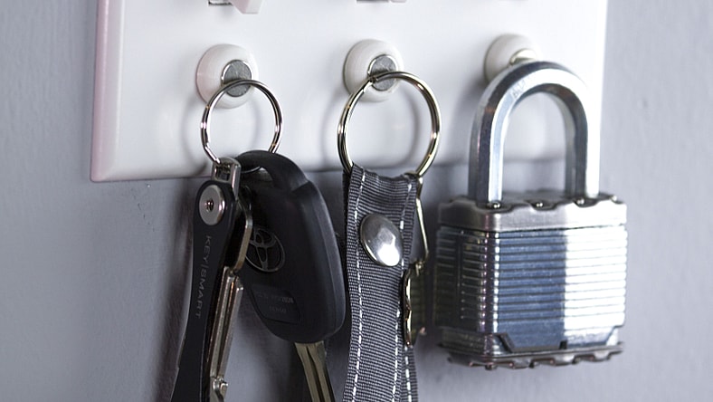 KeySmart KeyCatch magnetic key holder