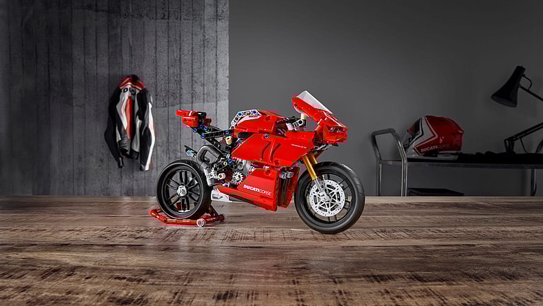 Lego Ducati Panigale V4 R (3)