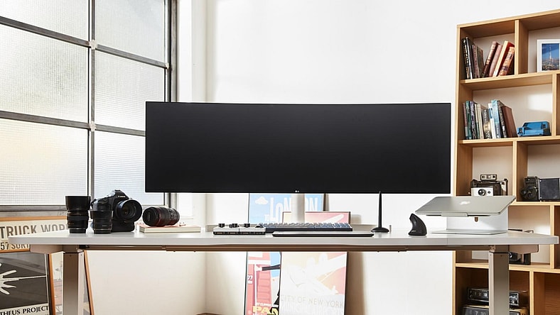 LG UltraWide Monitor Promo