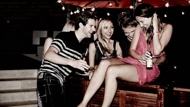 millennial-women-drink-main.jpg
