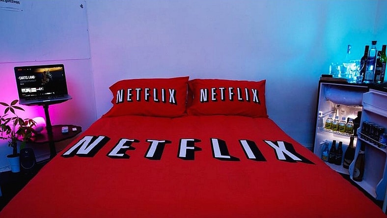 netflix-and-chill-airbnb-main.jpg