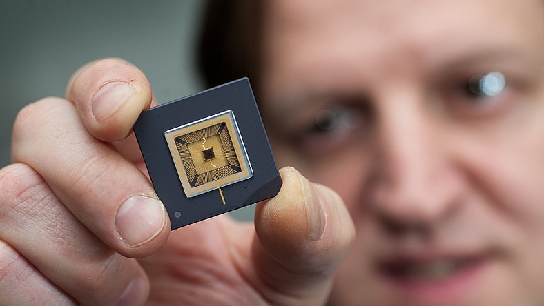 Professor Harald Haas shows off LiFi technology