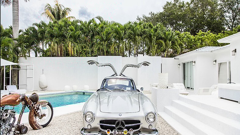 SL 300 Mercedes Gullwing.jpg
