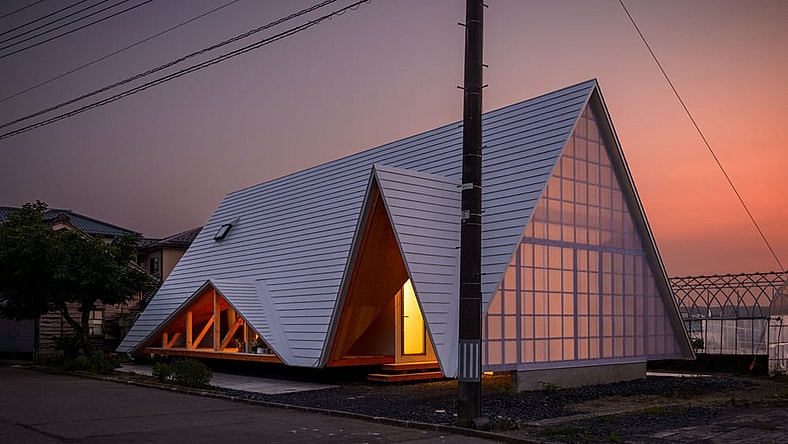 Takeru-Shoji-Architects-A-Frame-Tent-House-8