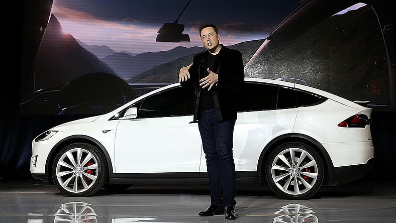 tesla-model-s-boat-elon-musk-promo.jpg