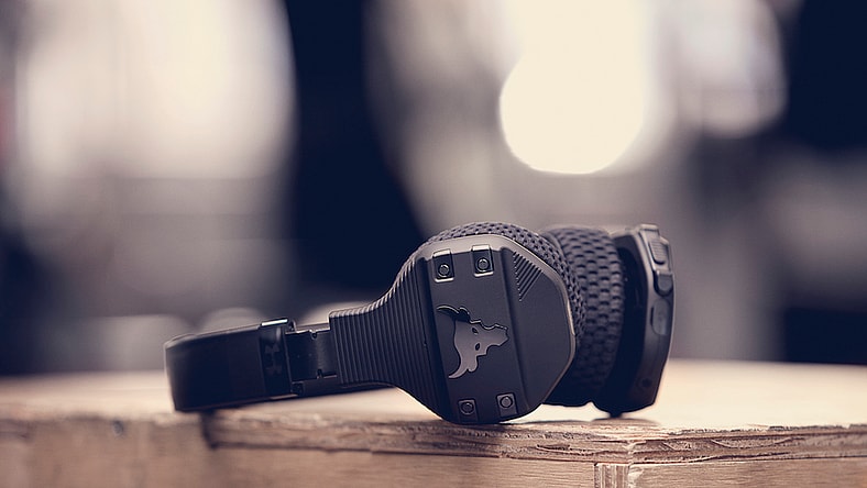 under-armour-rock-headphones-1