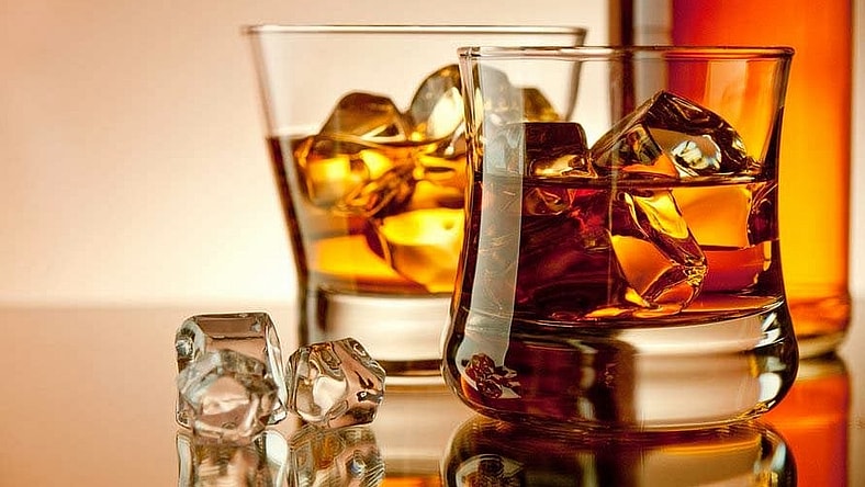 whiskey-drink-alcohol-ice-wallpaper.jpg