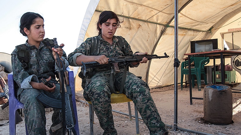 women-soldiers-MAIN.jpg