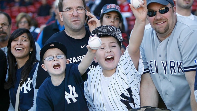yankeesfans.jpg