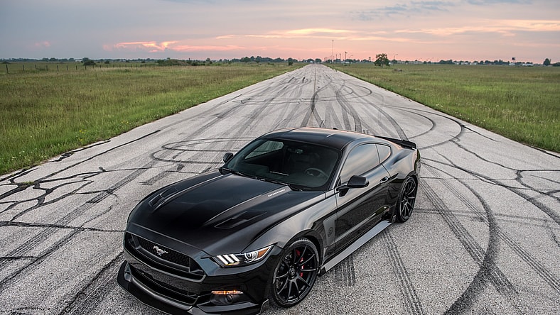 08-hennessey-25th-anniv-mustang.jpg