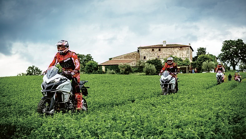 1016-Mx-DT_Ducati.01.jpeg