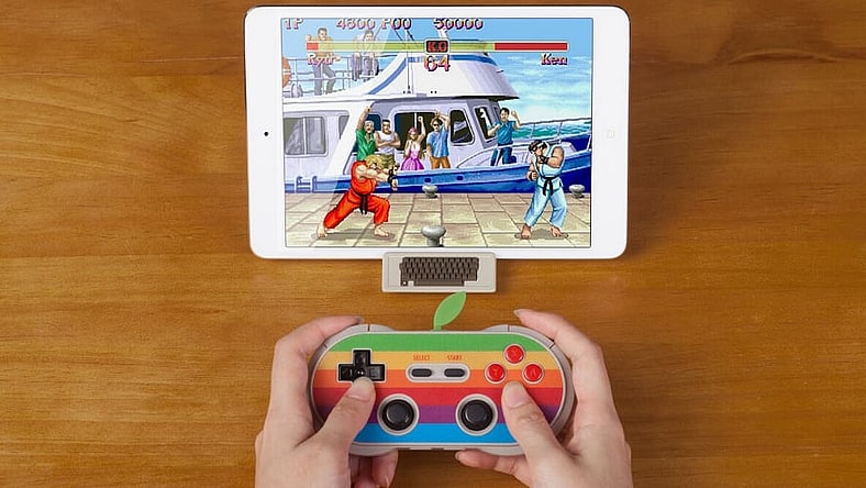 The AP40 wireless controller goes retro Apple-style (Photo: 8Bitdo Tech)