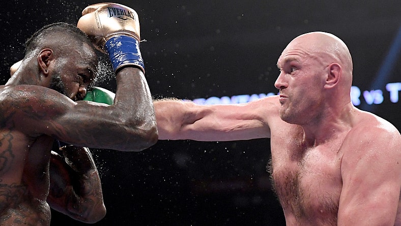 Tyson Fury connects with right hand in classic 3rd fight with Deontay Wilder