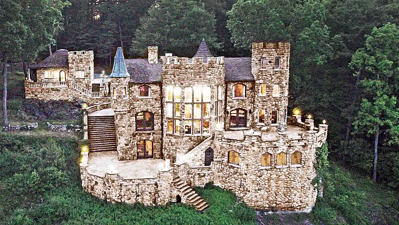 airbnb-castle-1-promo-1200-630