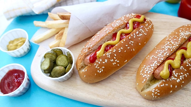 buns-and-wieners-hot-dogs-GettyImages-654717179