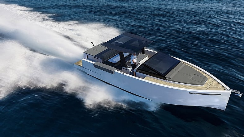 The sporty D33 comes in Open and Cruiser models (Photo: De Antonio Yachts)