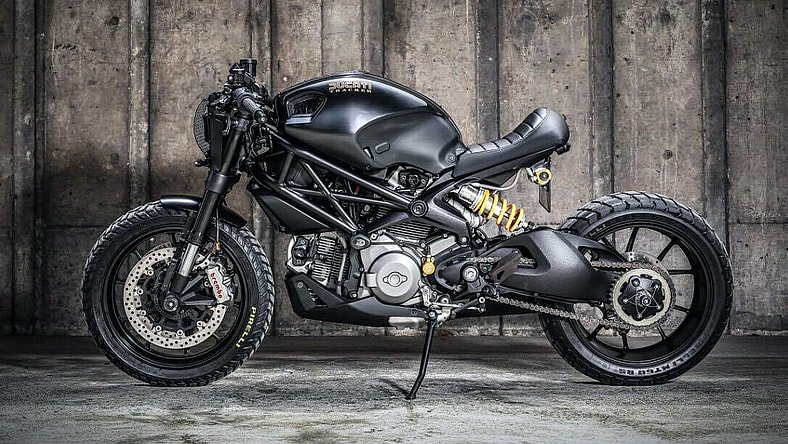 Ducati-M1100-Darth-Mostro-by-K-Speed-2.jpg
