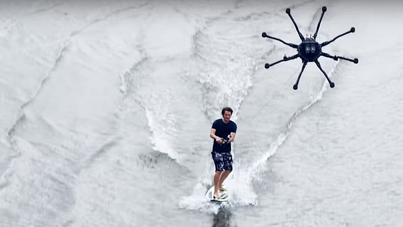 Drone + Surfing = Dronesurfing (Photo: Freefly Systems)