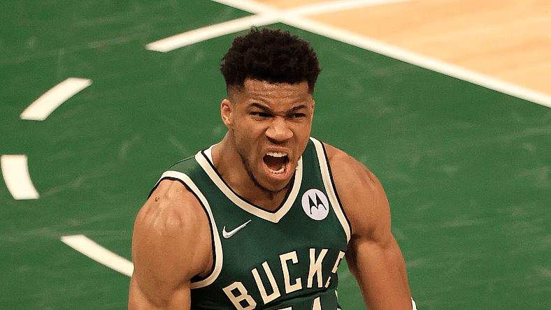 giannis-antetokounmpo-GettyImages-1328249149