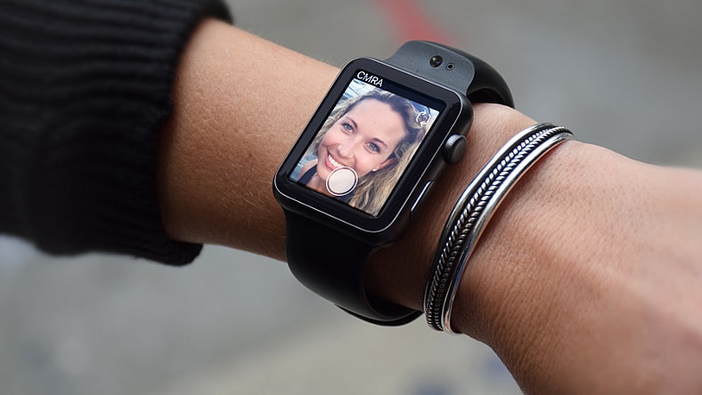 The CMRA band adds two cameras to Apple Watch (Photo: Glide)