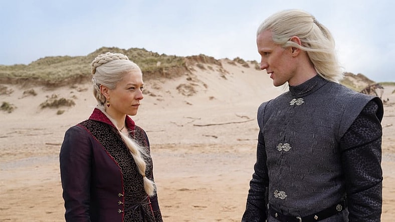 Emma D'Arcy as Princess Rhaenyra Targaryen and Matt Smith as Prince Daemon Targaryen.