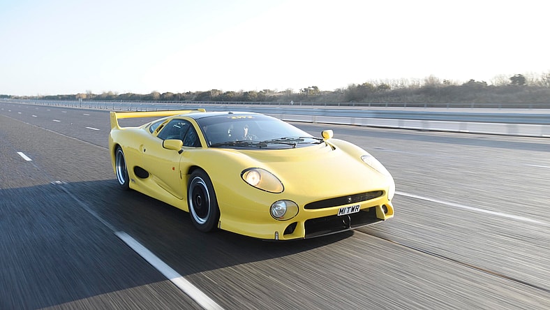 jagxj22020thanniv30011210.jpg