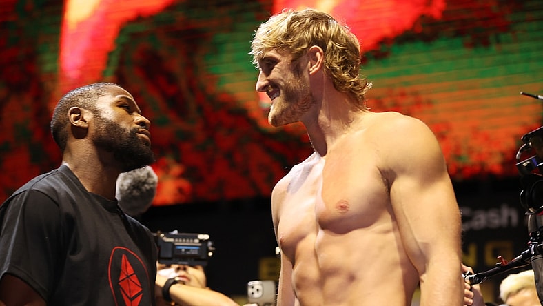 mayweather-v-paul-weigh-in-GettyImages-1322006778