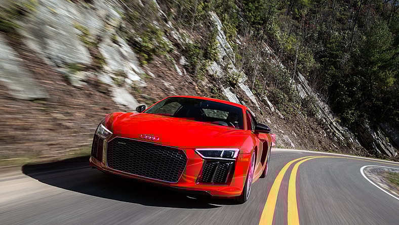 news-2017-audi-r8-v10-drive-18.jpeg