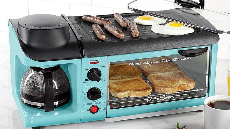 The 50s-styled 3-in-1 breakfast station (Photo: Nostalgia Products)