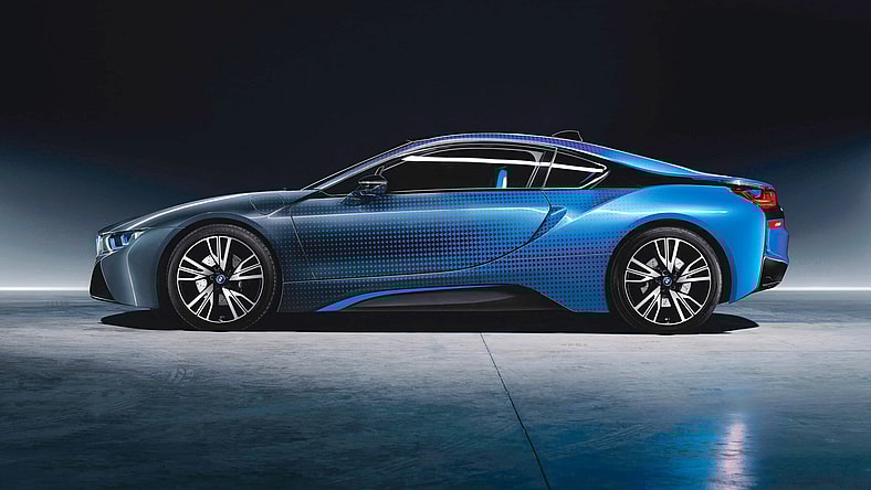 P90235878_highRes_bmw-i8-garage-italia.jpg