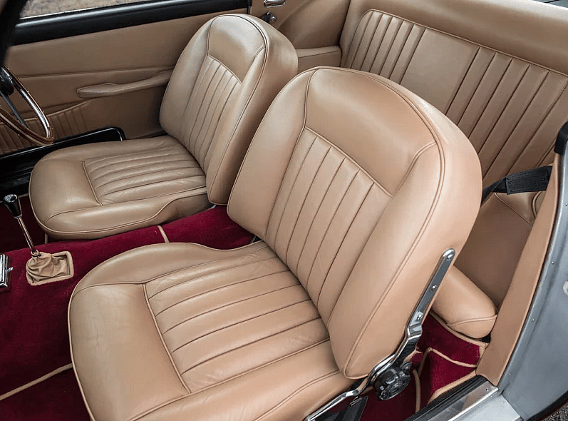 1965 Aston Martin DB5 8