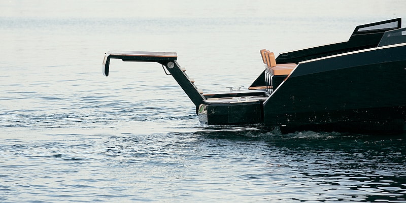Evo 43 Xtensions Yacht - side stern up.jpg A raised platform for diving and disembarking (Photo: Evo Yachts)