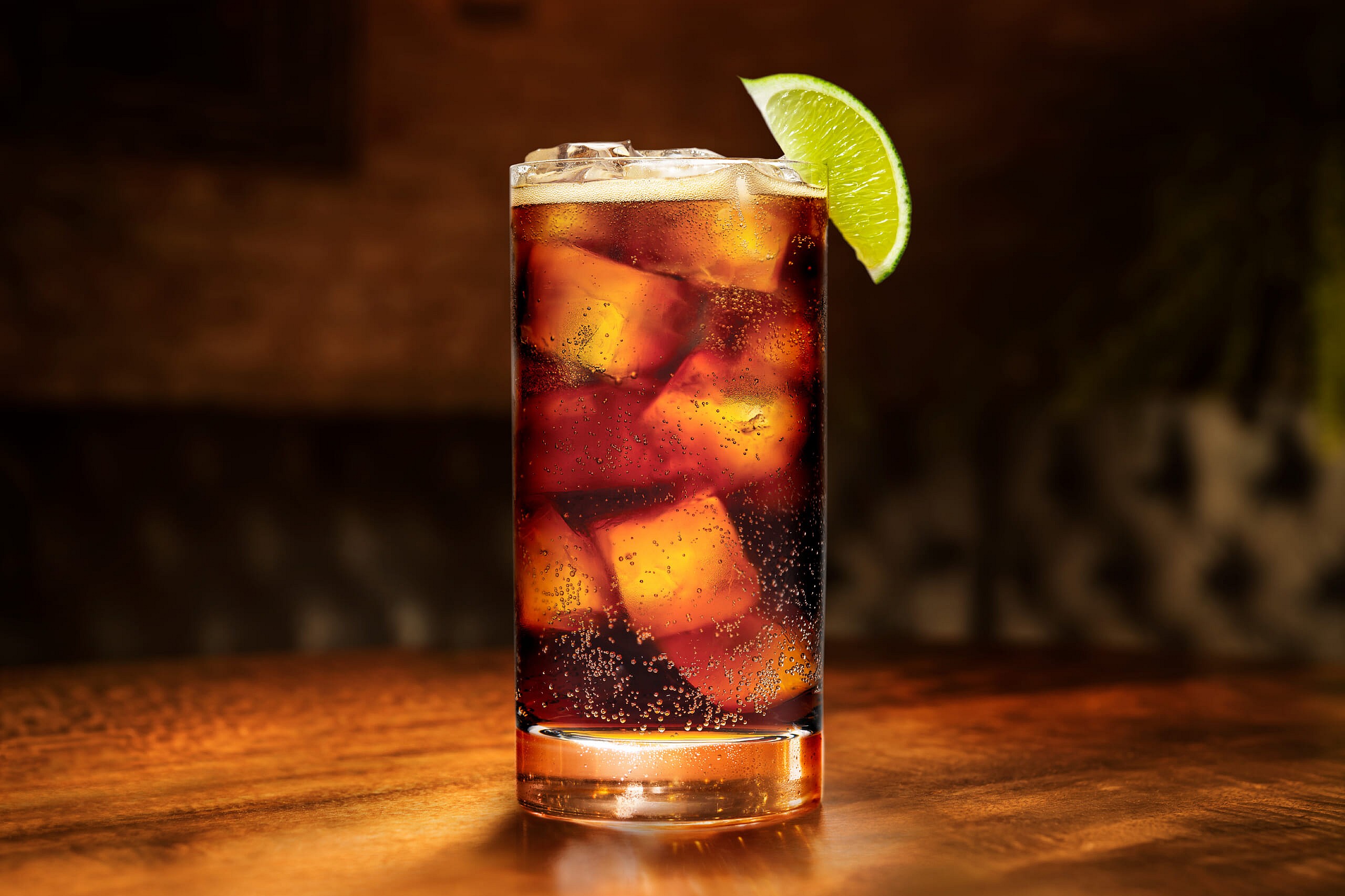 734307-12 F21_Bacardi_Spiced_Location Merakia159_Spiced-cola_2000x1333_V1
