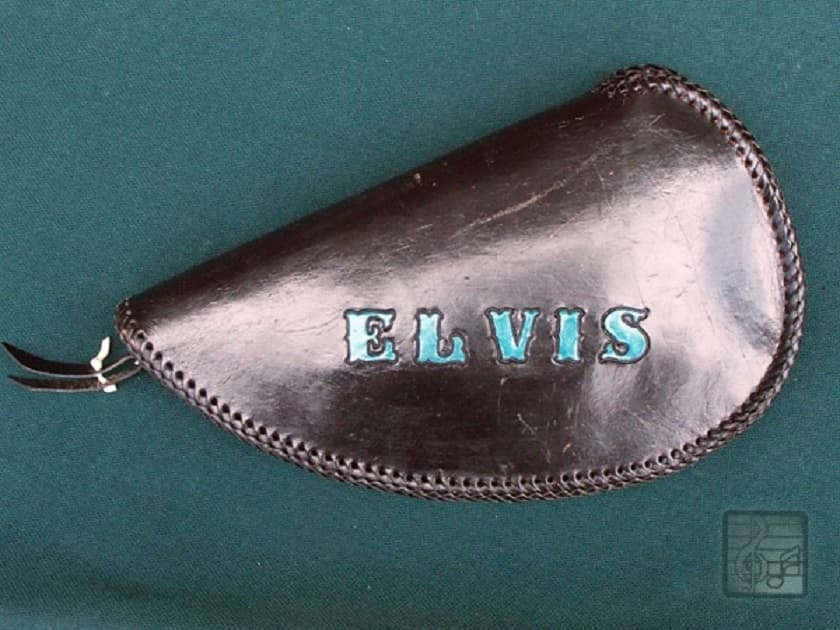 Elvis-Gun-Hoster-e1346873730150