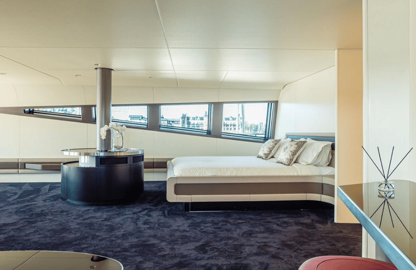 royal-falcon-one-master-suite