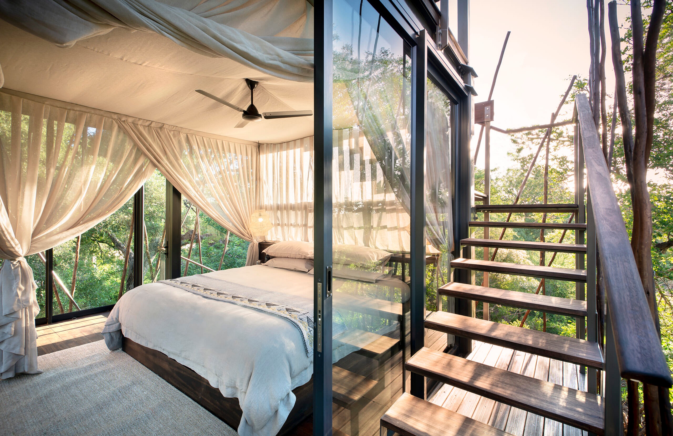 Covered-Bedroom-staircase-Ngala-Treehouse-in-the-Kruger