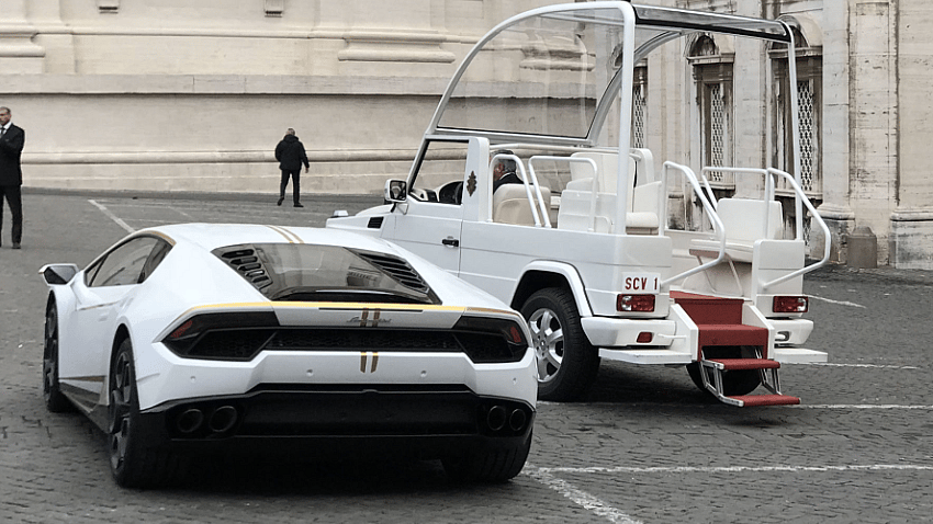 popemobile-lambo Lamborghini and Popemobile