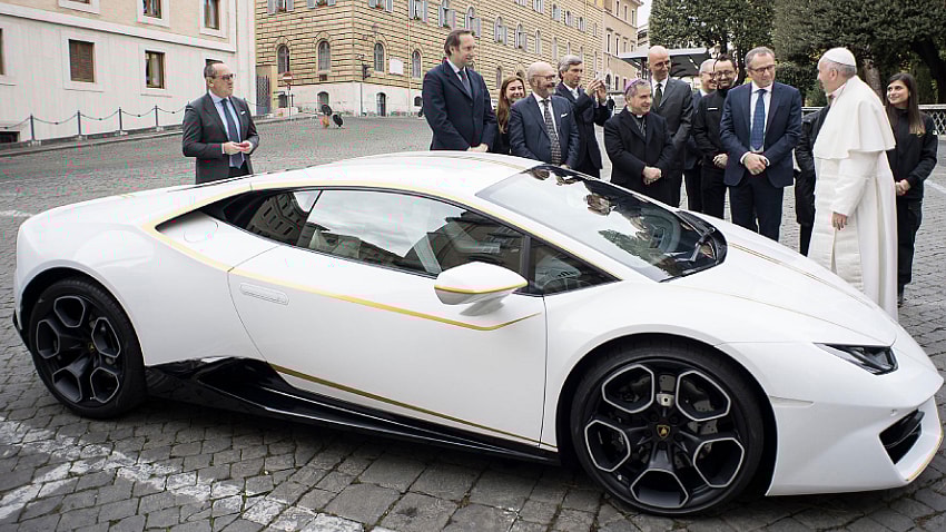 lamborghini-pope-mobile Pope's Lamborghini