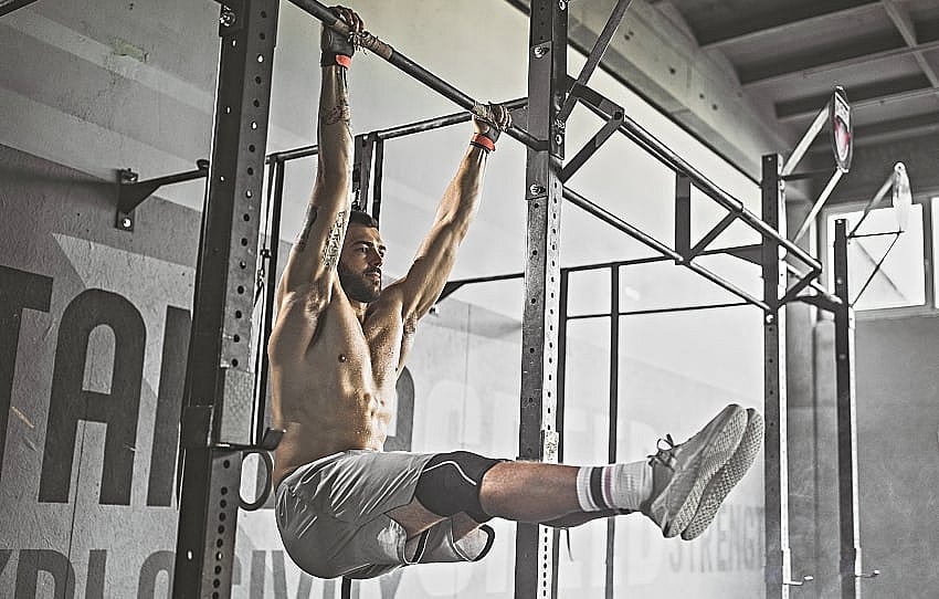 gym-workout-pullups-GettyImages-1093939052 (1)