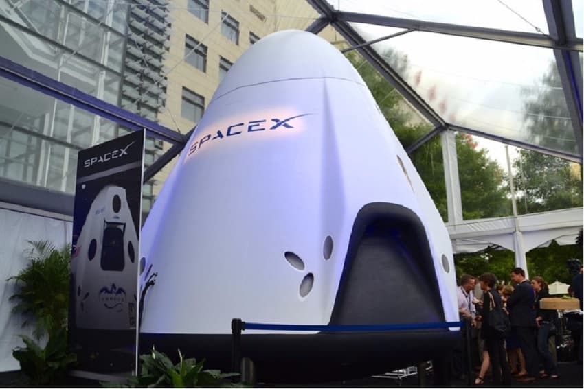 Red Dragon Spacex Carney