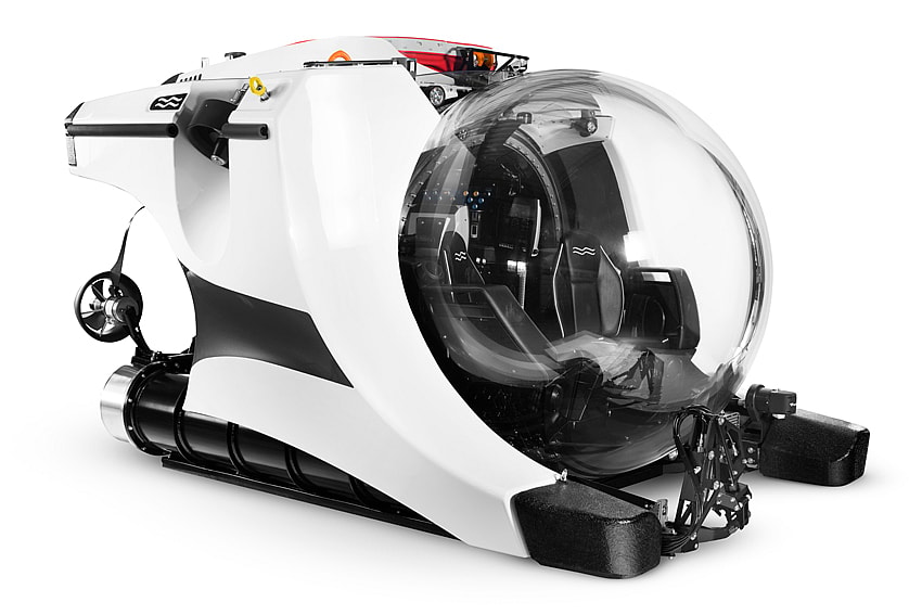 Super-Yacht-Sub-3-Front-Side-View-LR