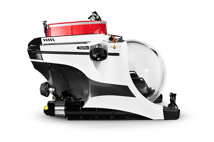 Super-Yacht-Sub-3-Side-View-Open-LR
