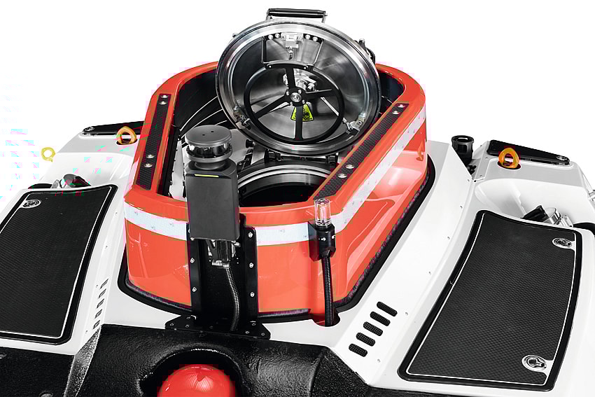 Super-Yacht-Sub-3-Top-Hatch-Open-LR